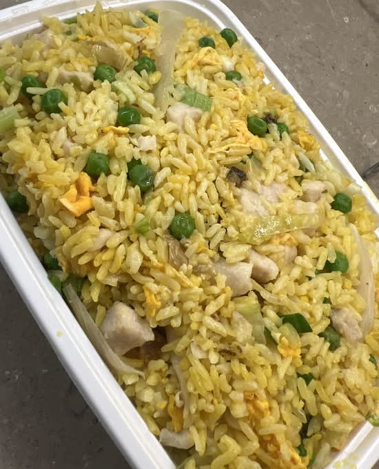 Chicken and Salted Fish Fried Rice 咸鱼鸡粒炒饭